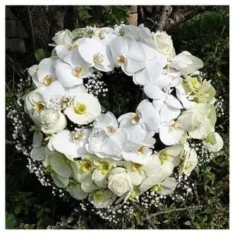 Heartfelt white wreath
